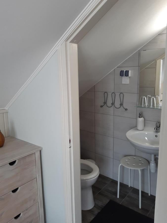Nora Apartman Gyula Esterno foto