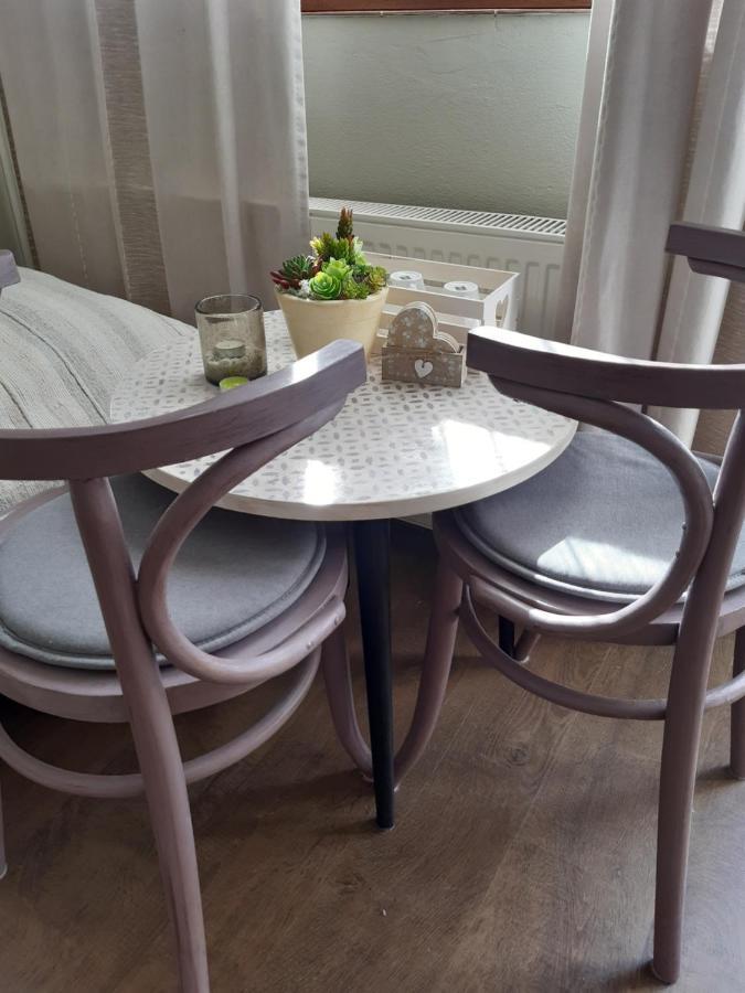Nora Apartman Gyula Esterno foto