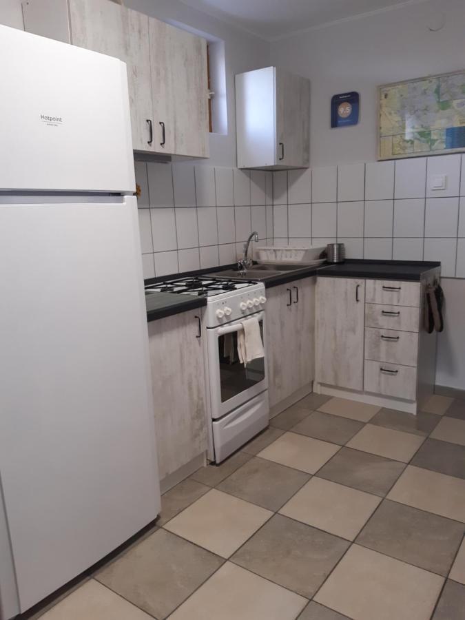 Nora Apartman Gyula Esterno foto