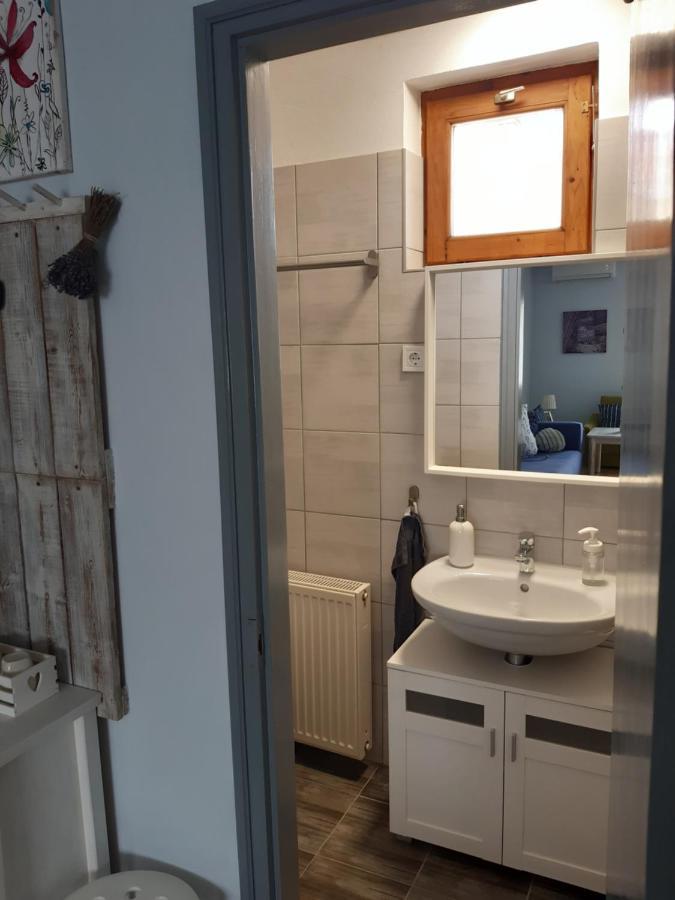 Nora Apartman Gyula Esterno foto