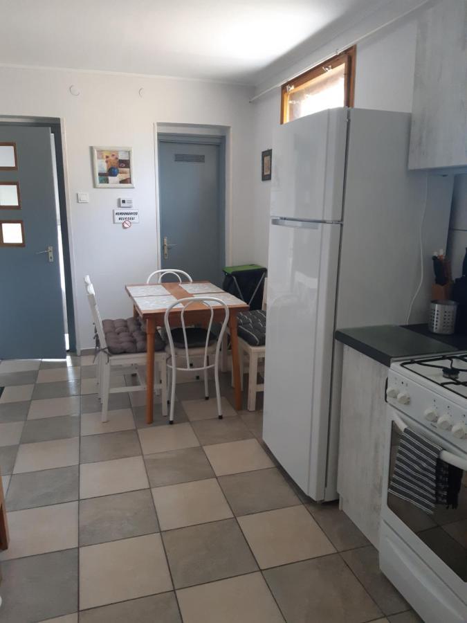 Nora Apartman Gyula Esterno foto