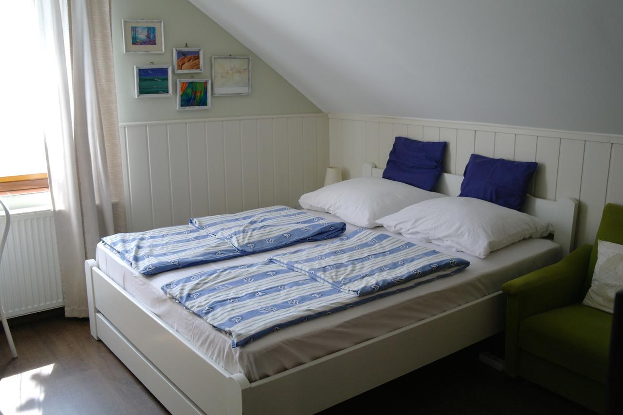 Nora Apartman Gyula Esterno foto